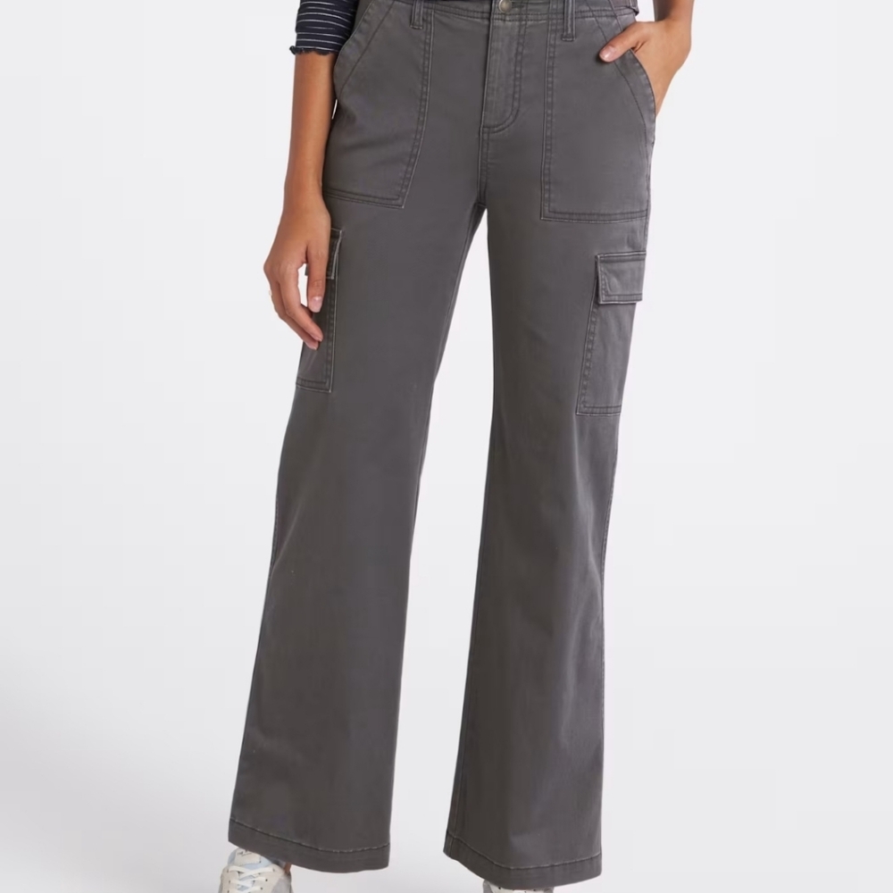 Mid Rise Wide Leg Cargo Pants NWOT